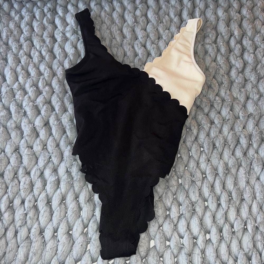 scallop one piece